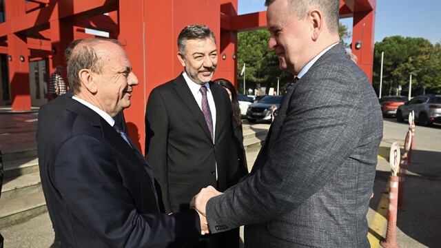 ABD İstanbul Başkonsolosu Michael Lally, BTSO'yu ziyaret etti
BTSO Yönetim Kurulu Başkanı Özer Matlı: "Türkiye ve ABD ticareti teknoloji odaklı ortaklıklarla güçlenecek"