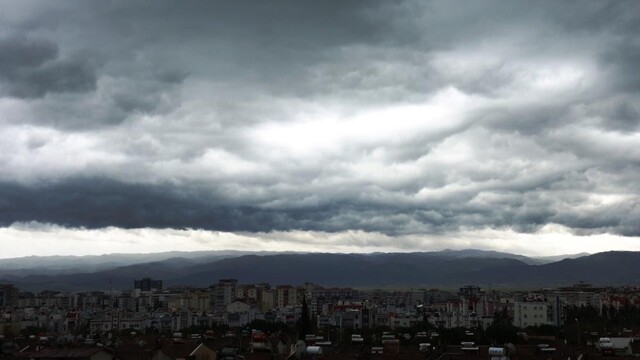 Meteorolojiden kuvvetli sağanak yağış uyarısı