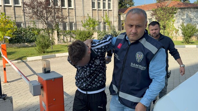 Kız meselesi yüzünden 2 kişiyi bıçakladı