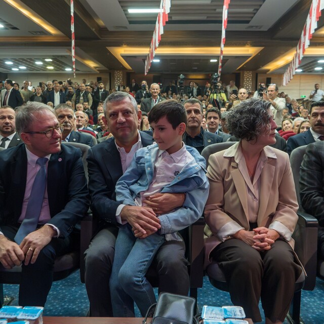 Özgür Özel'den Besim Dutlulu'nun 'parti değiştireceği' iddialarına sert tep...