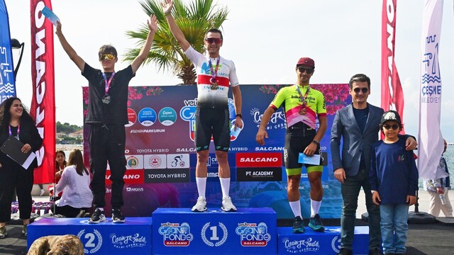 Veloturk Gran Fondo Çeşme by Salcano'da 10'uncu yılın kazananları belli oldu