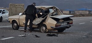 Bingöl'de otomobil ile çarpışan motosikletin sürücüsü ağır yaralandı