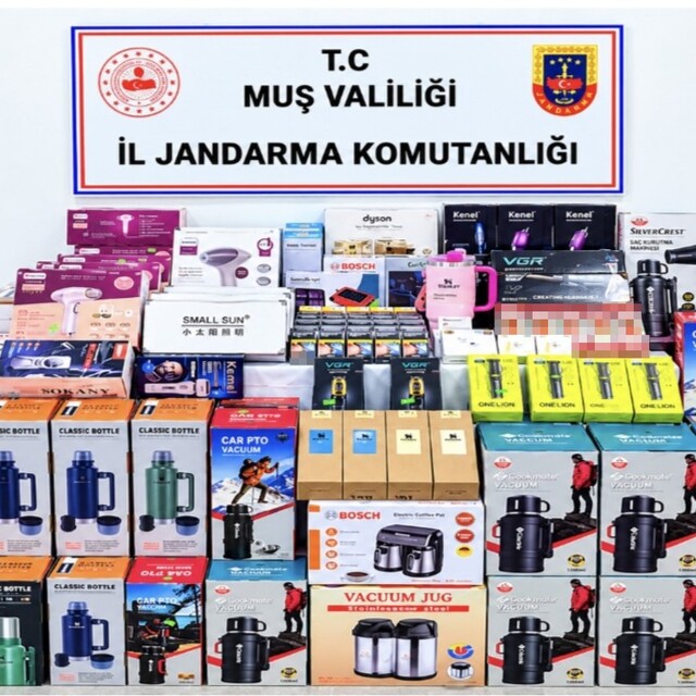 Muş'ta 700 bin TL değerinde kaçak ürün ele geçirildi