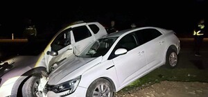 Mardin'de iki otomobil çarpıştı: 6 yaralı