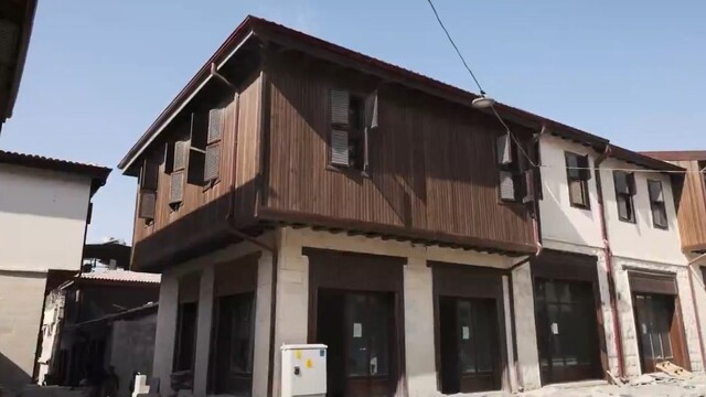 Hatay'da Kurtuluş Caddesi yeniden hayat buluyor