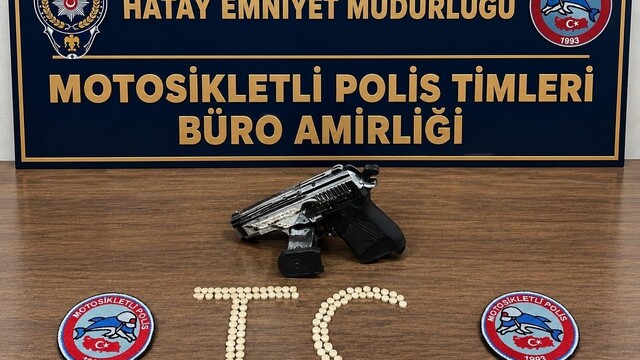 Antakya'da 119 uyuşturucu hap ve kurusıkı tabanca ele geçirildi