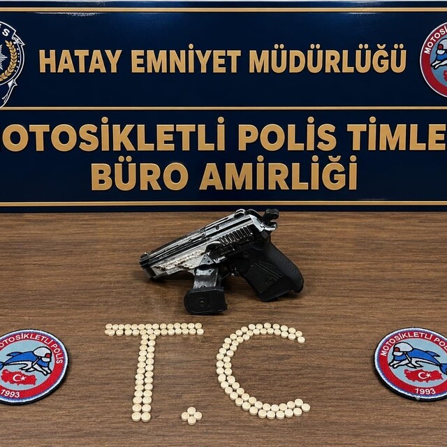 Antakya'da 119 uyuşturucu hap ve kurusıkı tabanca ele geçirildi