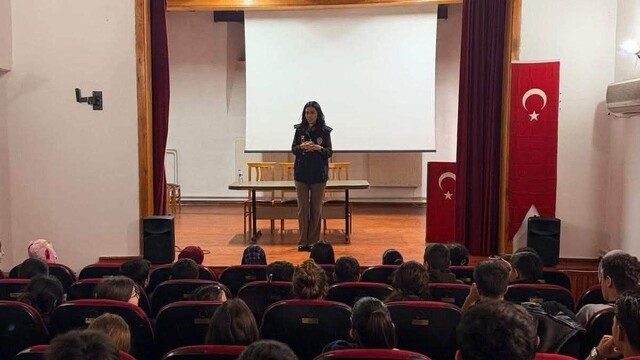 SİBERAY'dan gençlere dijital güvenlik uyarısı