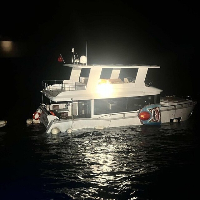 Su alıp batma tehlikesi geçiren teknedeki 2 kişi kurtarıldı