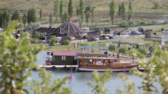 Demirözü'nde restoran ve tekne turu hizmetleri sezonu tamamladı