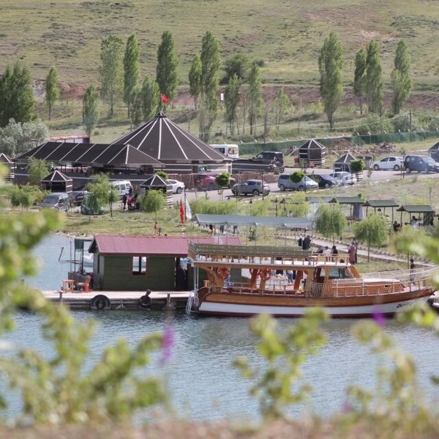 Demirözü'nde restoran ve tekne turu hizmetleri sezonu tamamladı