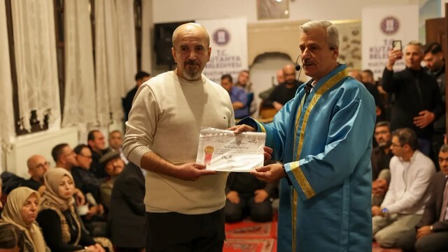 Kütahya'nın tanıtımına katkı sunan sanatçılara sertifika verildi