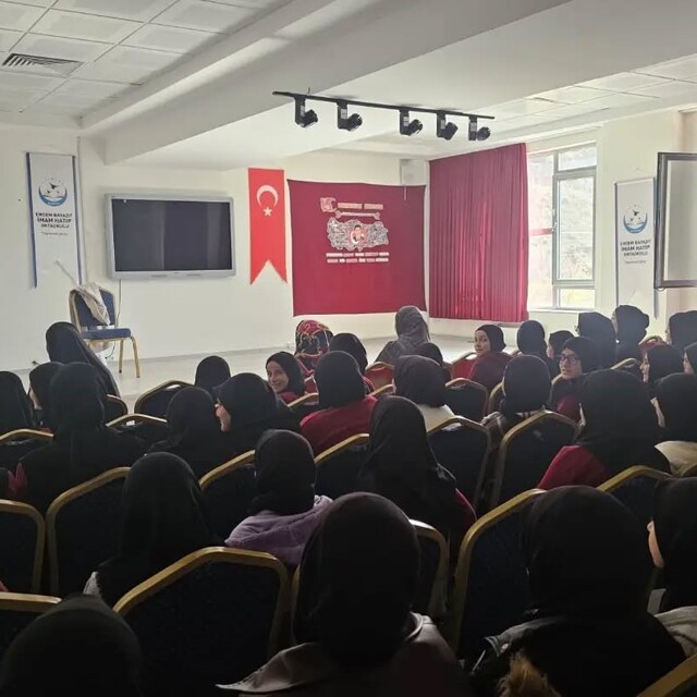 Bayburt'ta öğrencilere sabır ve tevekkülün önemi anlatıldı