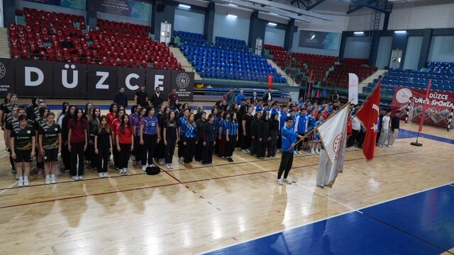 Düzce'de okul sporları sezonu açılış seremonisi gerçekleştirildi