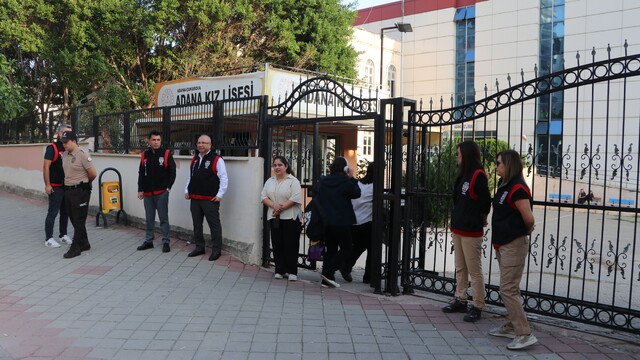 Adana'da bin 104 okulda güvenlik denetimi gerçekleştirildi
Adana'da okullarda 826 personelle güvenlik denetimi