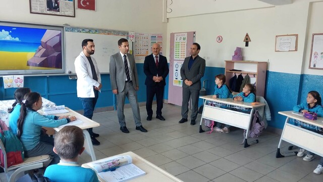 Kaymakam Yıldırım okul, kurs ve pazar ziyaretinde bulundu