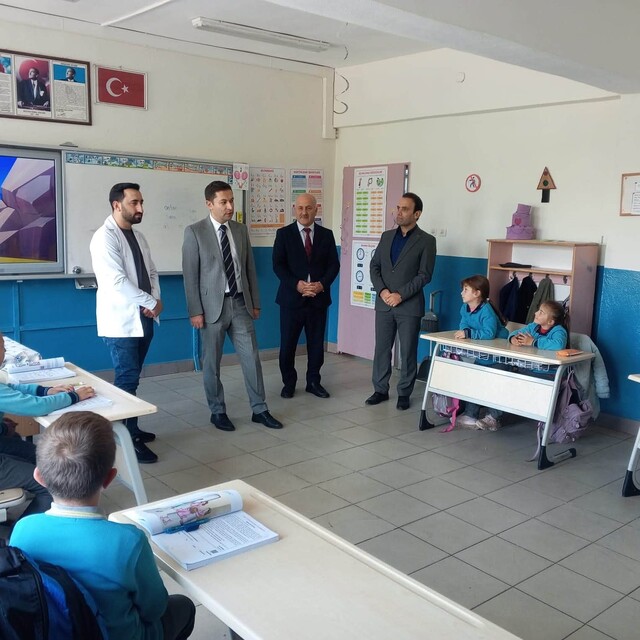 Kaymakam Yıldırım okul, kurs ve pazar ziyaretinde bulundu