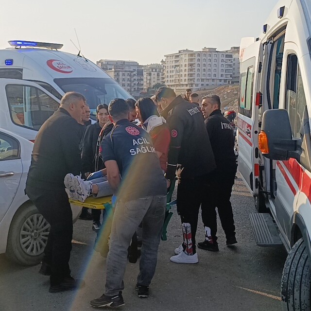 Siirt'te otomobil ile motosiklet çarpıştı: 2 yaralı