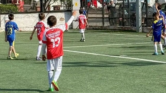 Efeler'de minik sporcular kıyasıya mücadele etti