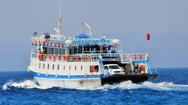 Bodrum'da feribot seferlerine fırtına engeli