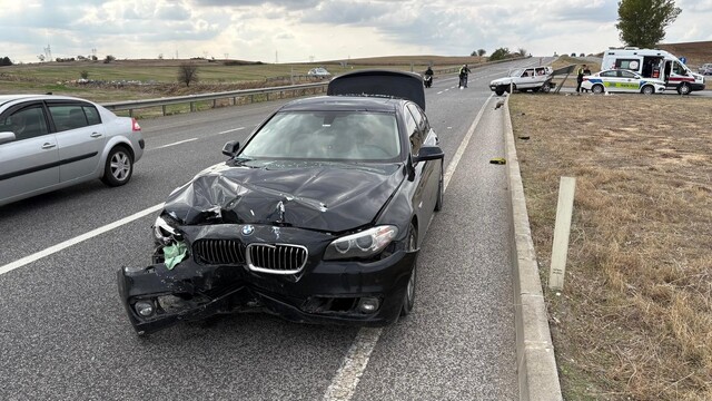 Babaeski'de iki otomobil çarpıştı: 1 yaralı