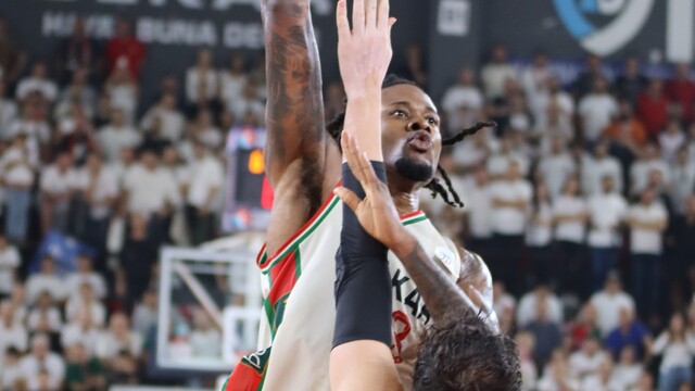 Karşıyaka Basketbol, iç sahadaki ilk yenilgisini aldı