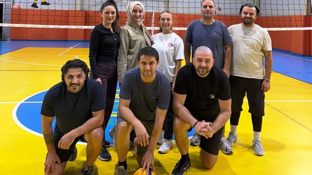 Körfez'de 32 okulun öğretmenleri şampiyonluk için filede