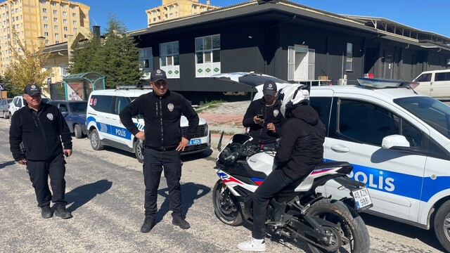 Karaman'da okul çevrelerinde denetimler sürüyor