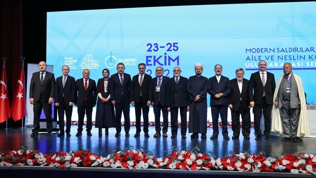 Aile ve neslin geleceği Erzurum'da konuşuldu