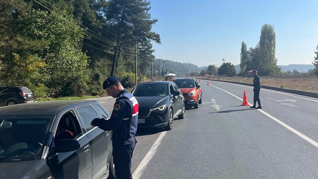Muğla'da Jandarma trafik timlerince bir haftada 27 bin 741 araç denetlendi