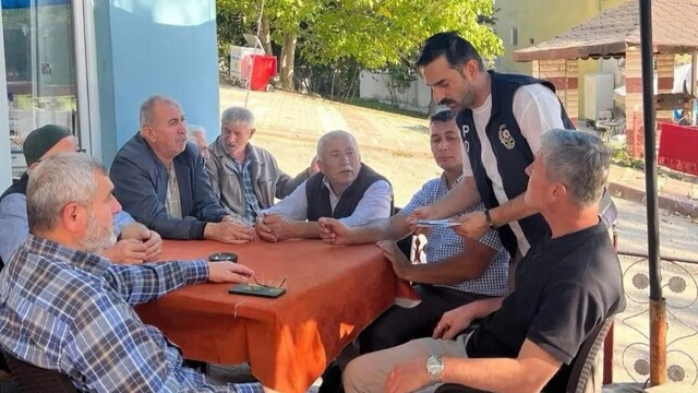Sinop'ta polis ekiplerinden vatandaşlara bilgilendirme çalışması