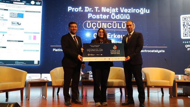 Başkan Özdemir, Türkiye Hidrojen Zirvesi'nde belediyenin enerji çalışmalarını anlattı