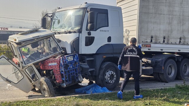 Tokat'ta tır ile traktörün çarpışması sonucu 2 kişi öldü