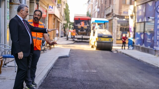 Başkan Kurnaz sözünü tuttu, cadde sıcak asfalta kavuştu