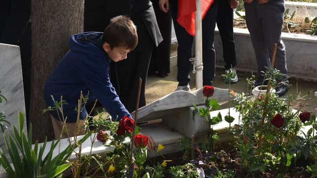 Tekirdağ'da şehit öğretmen Neşe Alten ve babası kabirleri başında anıldı