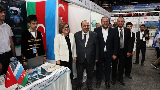 Gaziantep'te Türk dünyasının genç beyinleri bilim ve teknoloji için buluştu