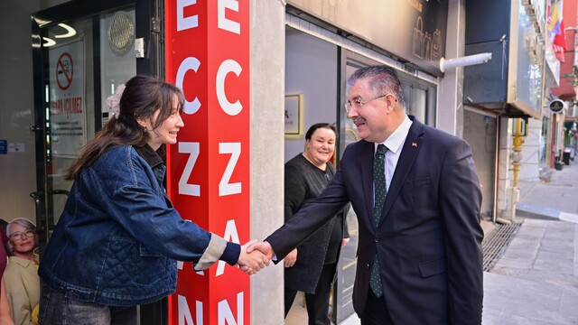Eskişehir Valisi Yılmaz esnafı ziyaret etti