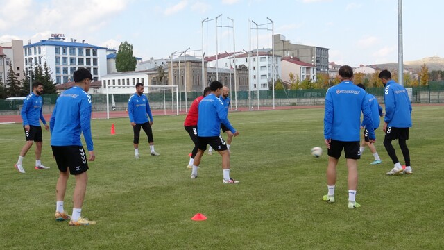 Kars 36 Spor'da Antalyaspor mesaisi sürüyor
Kupada hedef 4. tur