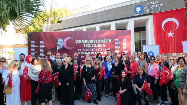 Antalya'da 103 sanatçıdan Cumhuriyet'e özel sergi