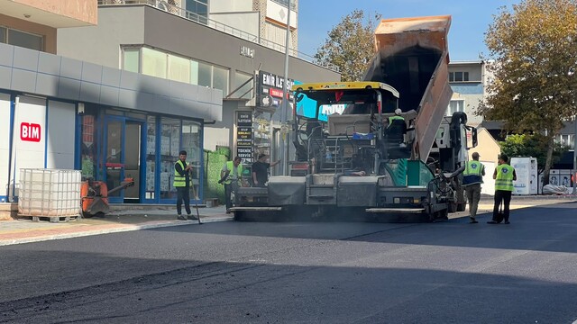 Bursa'da yol yapım çalışmaları sürüyor