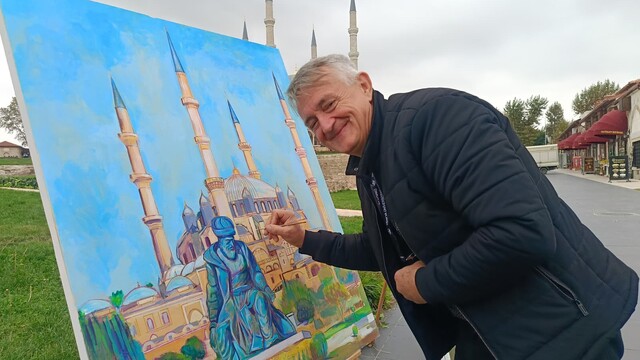 Edirne'de Mimar Sinan'ın şaheseri ressamlara ilham oldu
Balkan ülkeleri ve Azerbaycan'dan Edirne'ye gelen ressamlar, Selimiye Camii'nin görkemini tuvallerine taşıdı