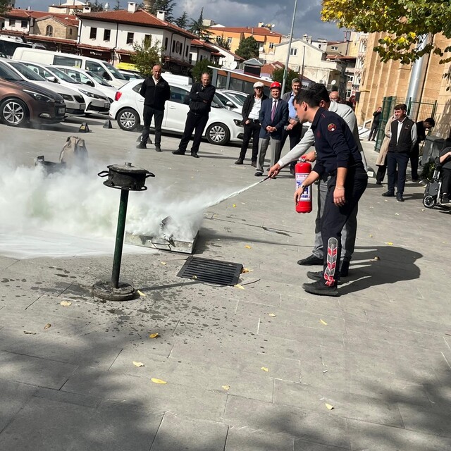 Isparta Valiliği'nde yangın tatbikatı gerçekleştirildi