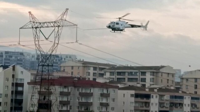 Bursa'da iletim hatlarına helikopterli bakım: Dikkat çeken anlar kamerada