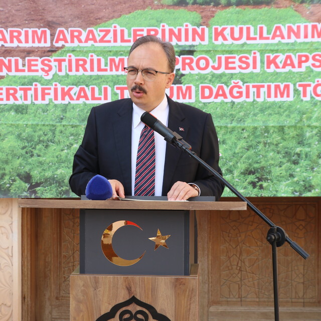 Siirt'te çiftçilere 176 ton kırmızı mercimek tohumunun dağıtımına başlandı