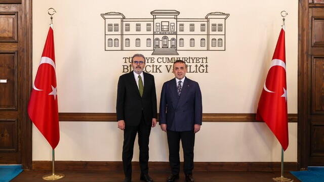 AK Parti'li Mahir Ünal, Bilecik Valisi Sözer'i ziyaret etti