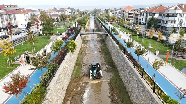 İnegöl Belediyesi'nden yağış öncesi sel ve su baskınlarına karşı önlem
