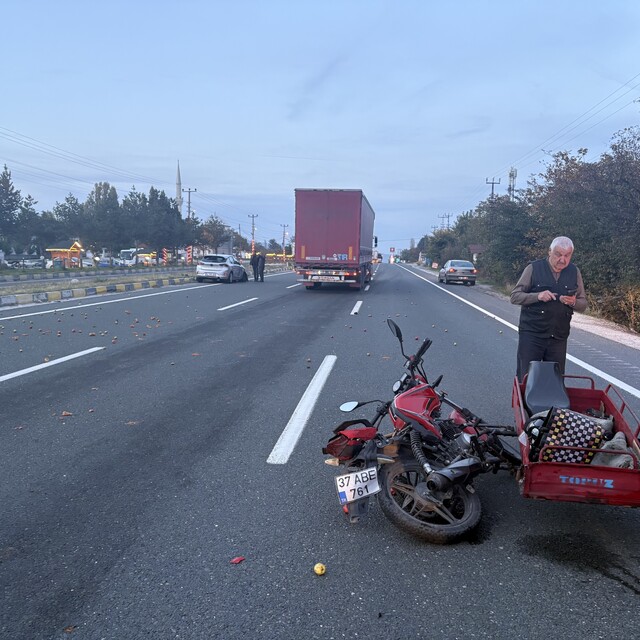 Kastamonu'da otomobil ile üç sepetli motosiklet çarpıştı: 1 yaralı