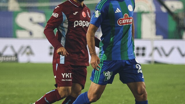Trenyol Süper Lig: Çaykur Rizespor: 2 - Trabzonspor: 0 (İlk yarı)