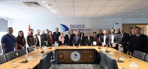 Rektör Sözbir, uluslararası bilim insanları sıralamalarında yer alan akademisyenlerle bir araya geldi