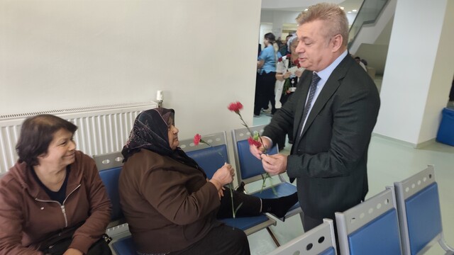 Hastalara karanfilli bilgilendirme